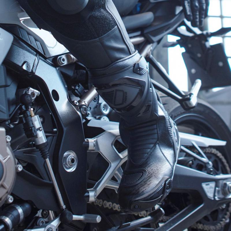 Modeka Yron - Image 4