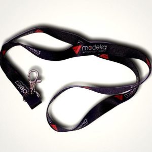 Modeka nyakbaakasztó kulcstartó