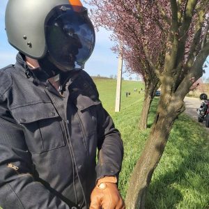 MARUSHIN C-131 Üvegszál bukósisak és RETRO buborék plexi teszt